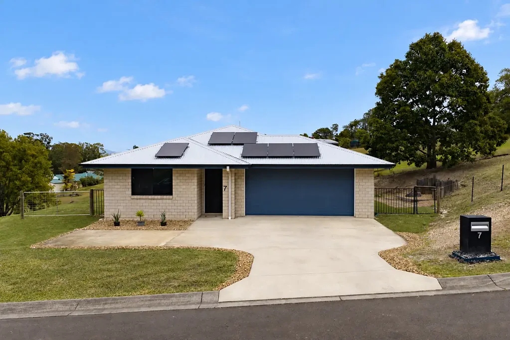 Gympie 3Zimmer Modern Central Living, Peaceful Surrounds & Mountain Views