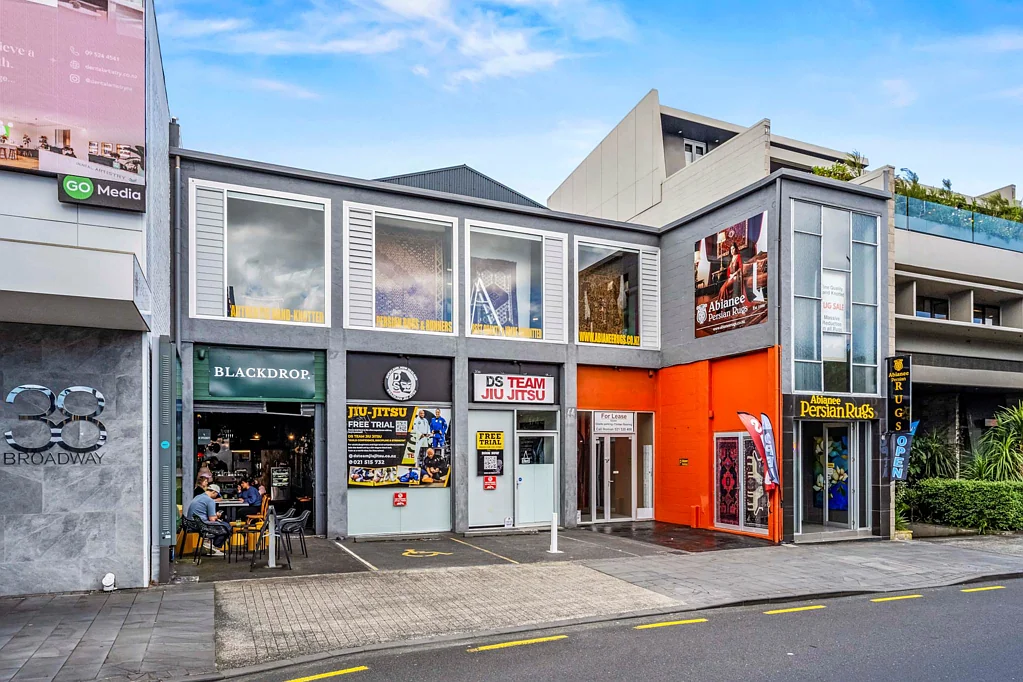 Newmarket STRATEGIC NEWMARKET INVESTMENT