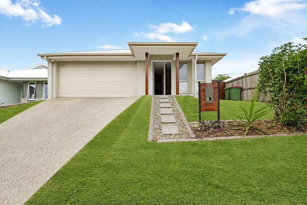 Stylish & Spacious Family Home in Augustine Heights