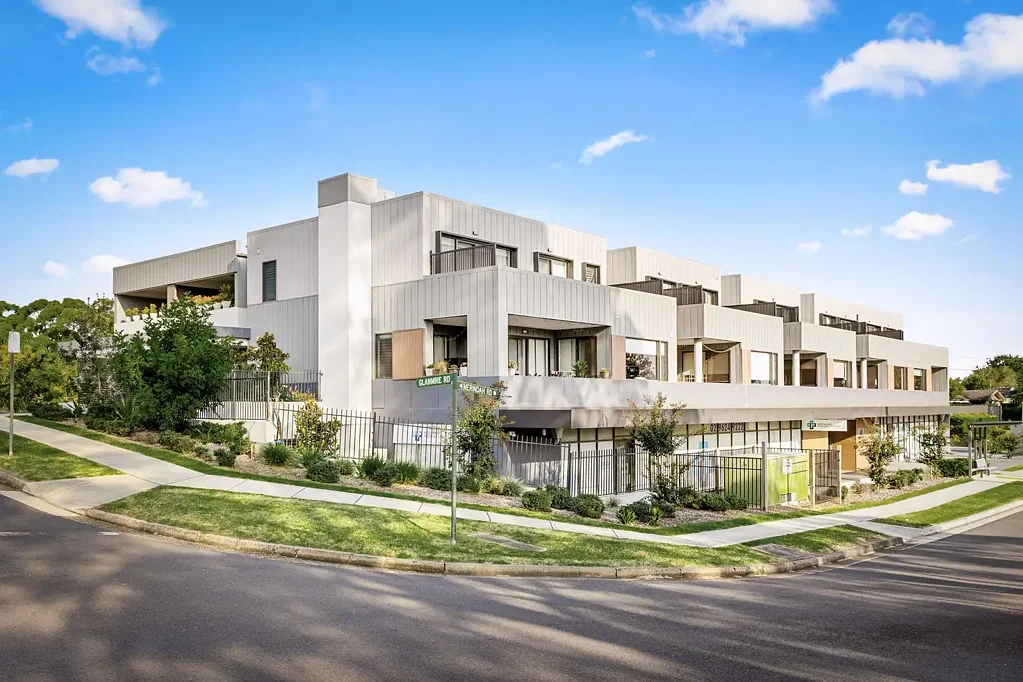 Baulkham Hills 1部屋 Convenient Crestwood Locale with District Views!