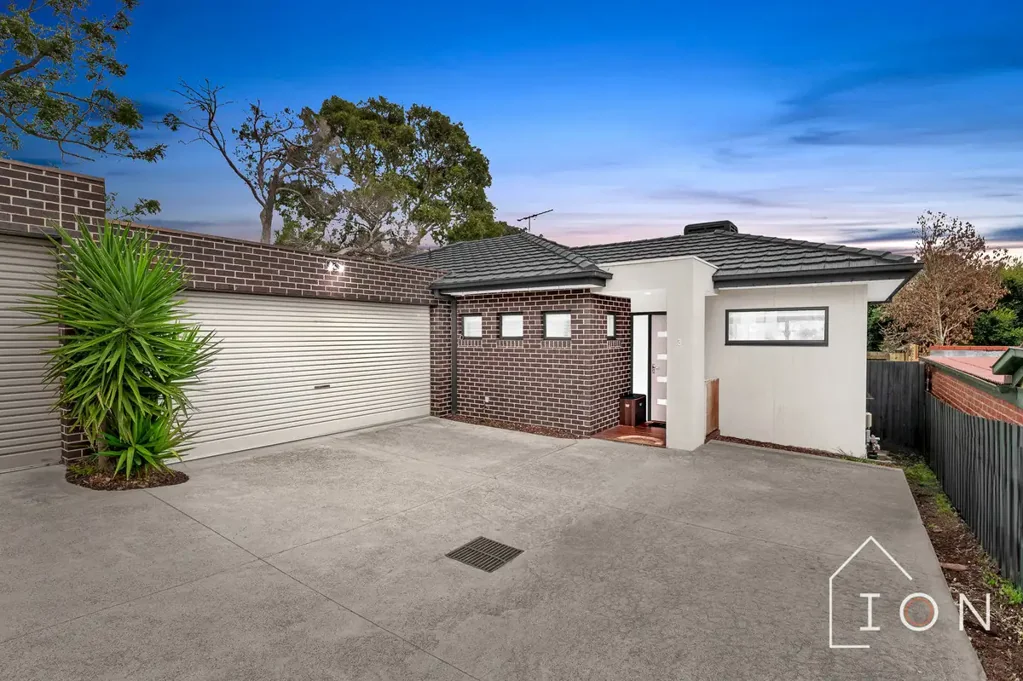 Frankston 3 Slaapkamer Simple, Stylish & Steps from the Frankston Lifestyle