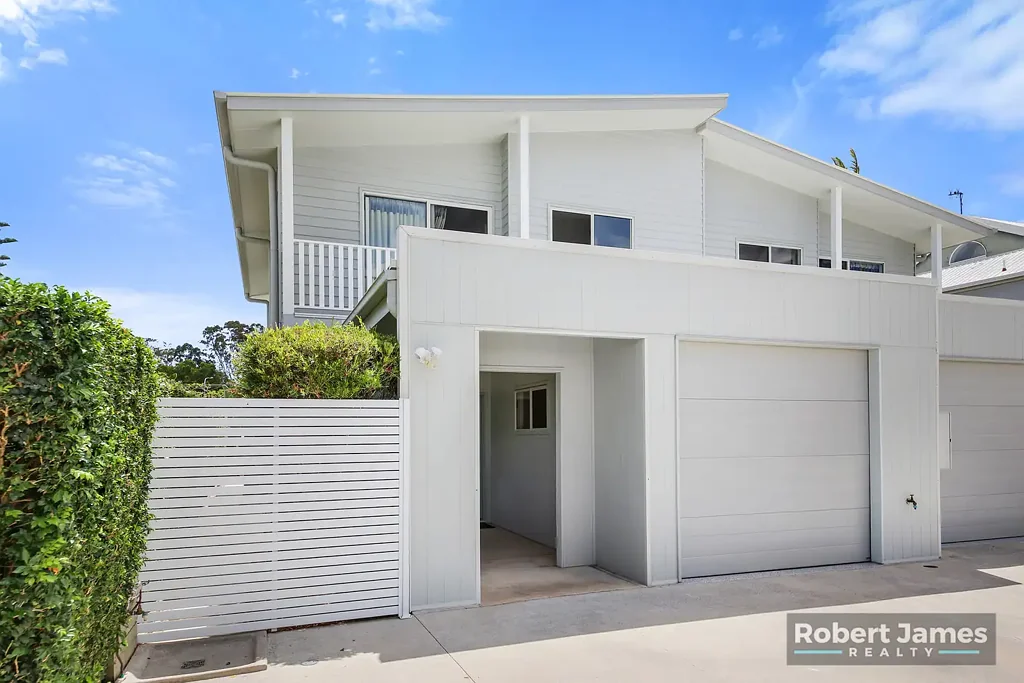 Tewantin 2ਬੈੱਡਰੂਮ 5 YEAR YOUNG DUPLEX/PRESENTS LIKE BRAND NEW