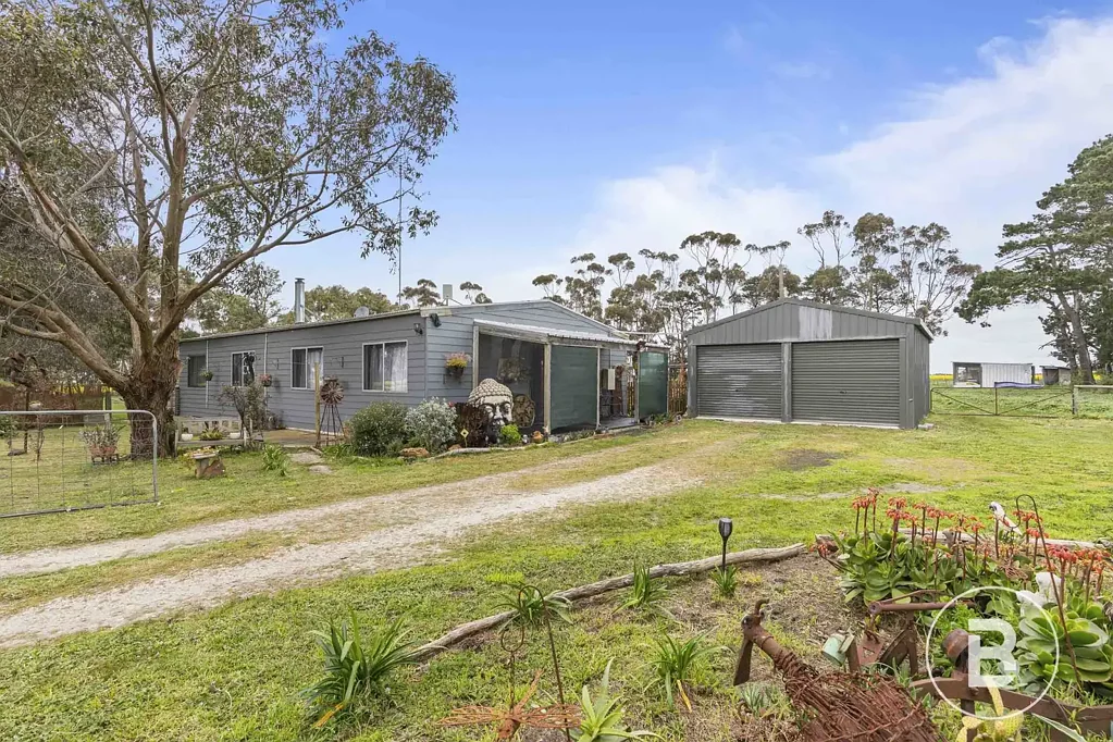 Pitfield 3कमरा Ideal hobby farm with cute family home- 40 mins from Ballarat