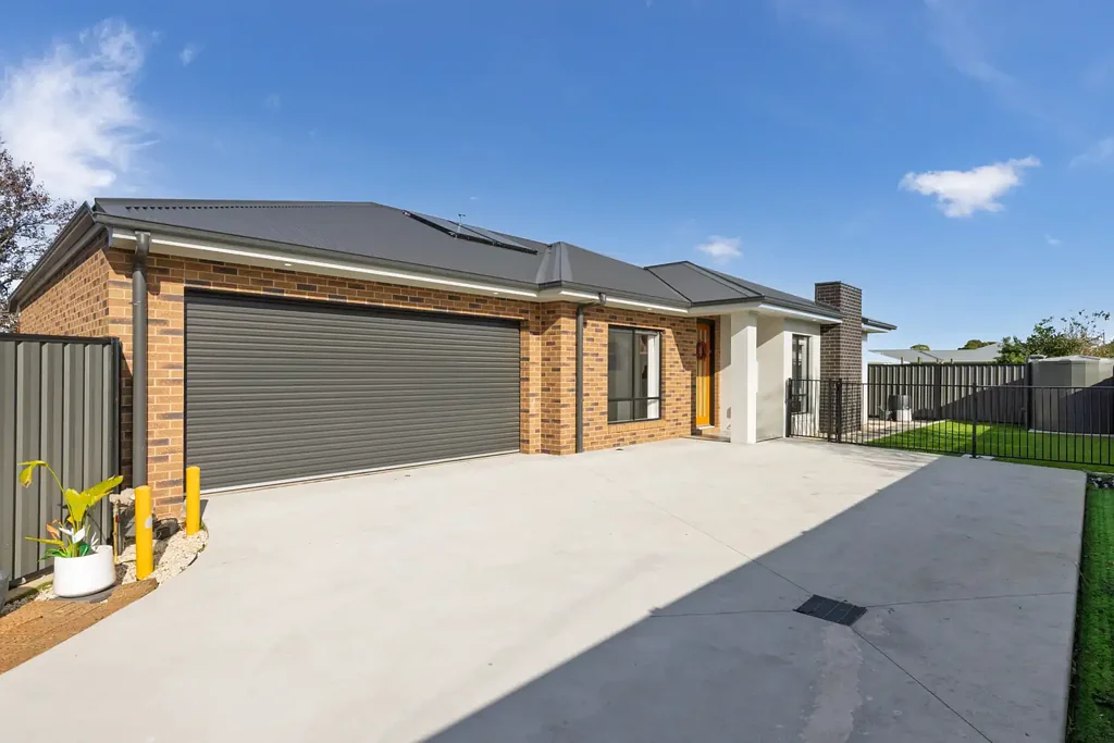 Sale 4 Slaapkamer TOP CLASS TOWNHOUSE CLOSE TO SCHOOLS AND SHOPS