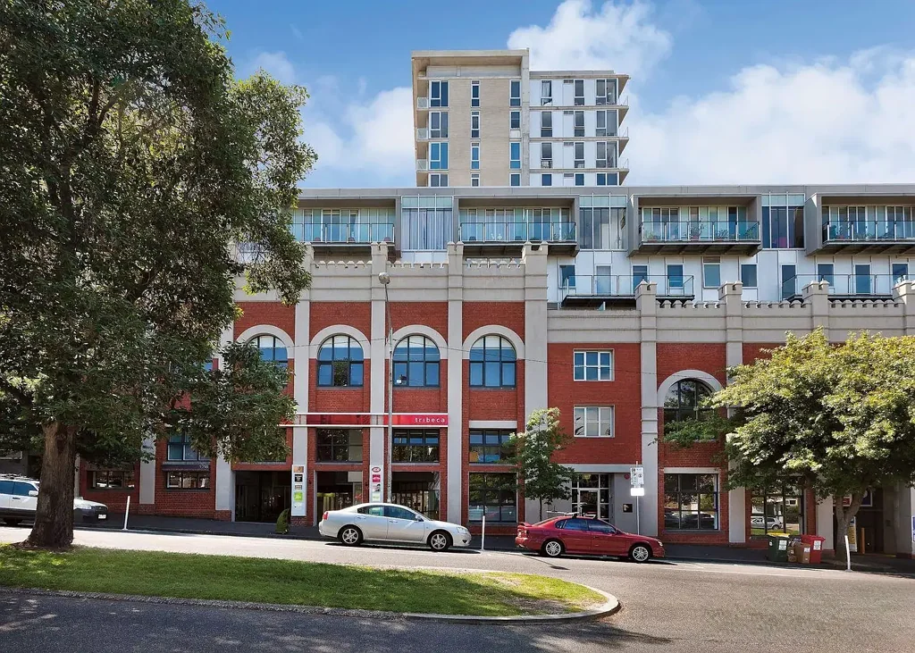 Contemporary Inner-City Living with Resort-Style Amenities
