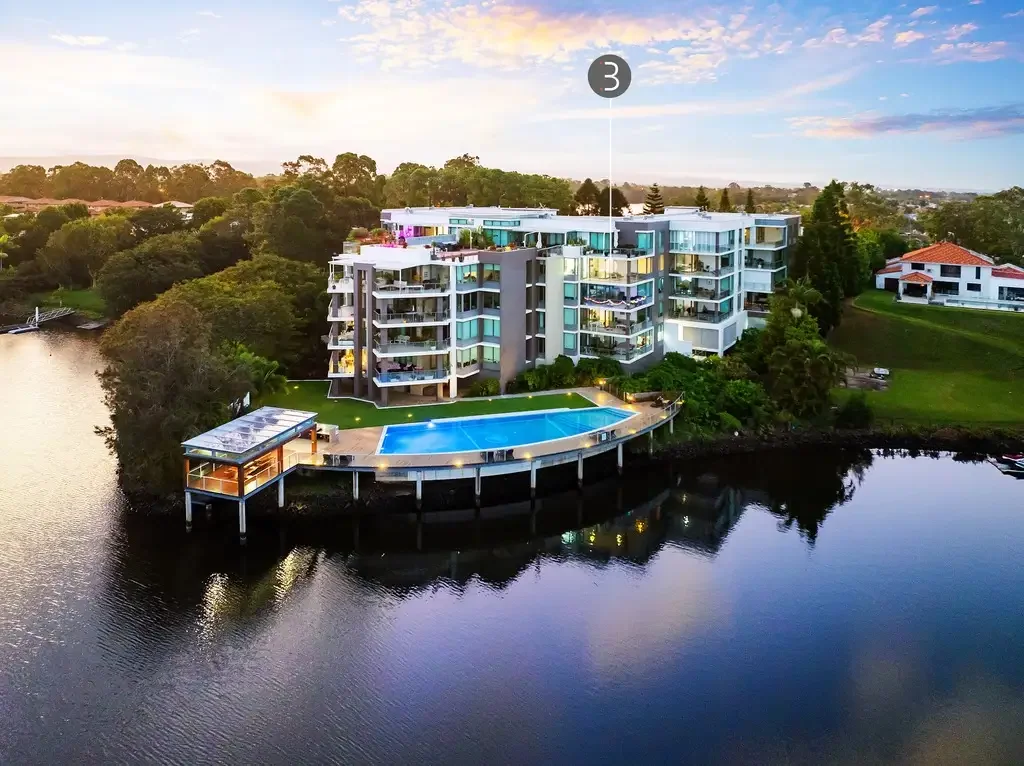Robina 3Kwarto Sophisticated Coastal Retreat  With Unparalleled Lifestyle & Location