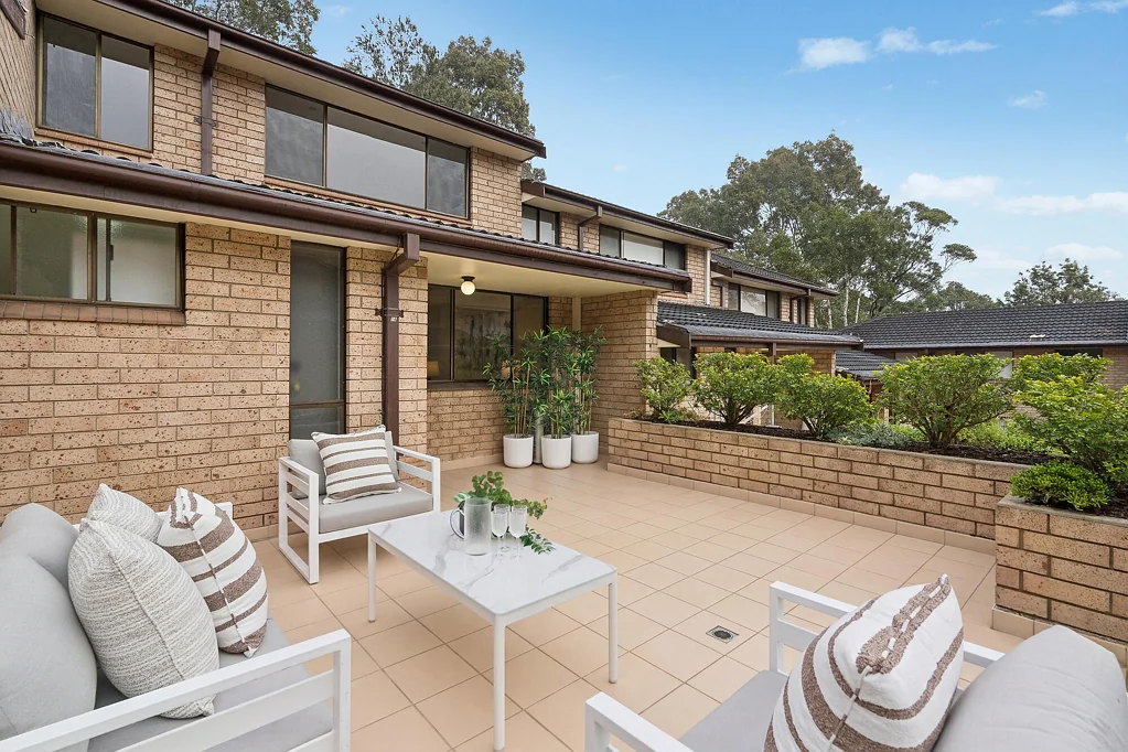 Marsfield 2Moenga Easy care and family friendly near great schools and transport
