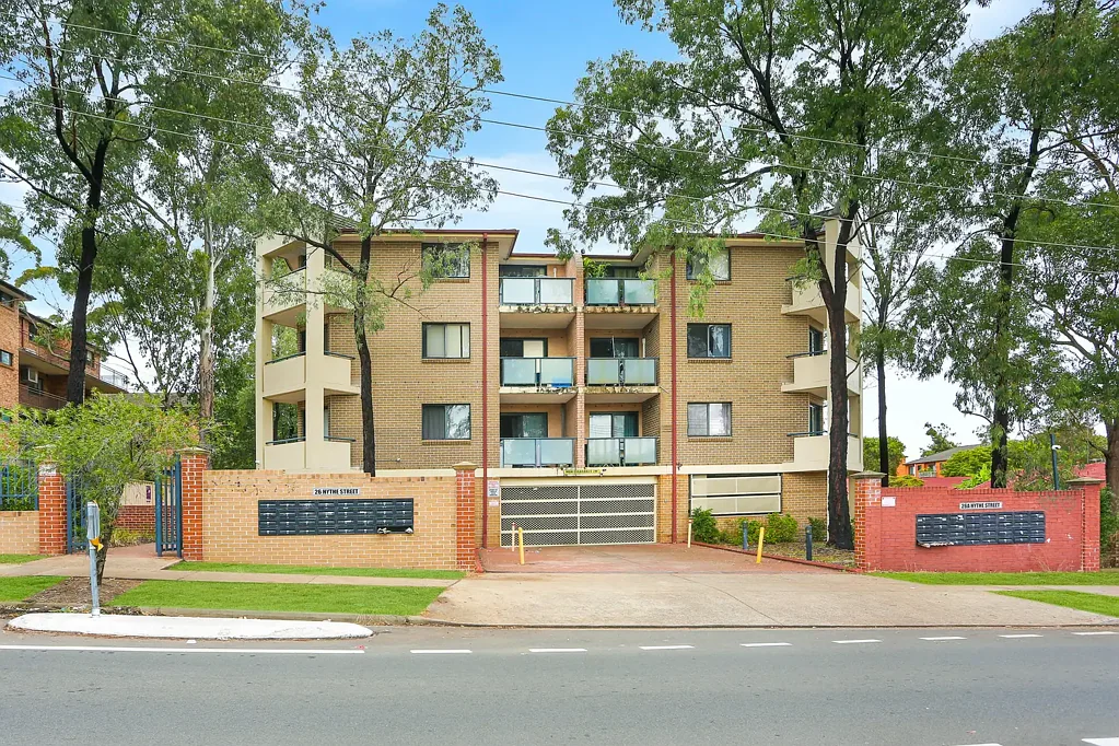 Mount Druitt 3房 带锁独立车库 宽敞绿意阳台 全铺地毯 宽敞起居用餐 维护良厨房 内部洗衣房 空置率高 靠近Westfield交通 Light Filled Unit in the Heart of Mount Druitt