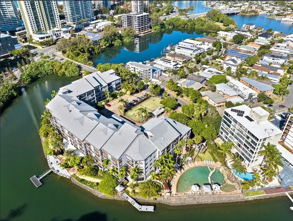 Dual-Key Living in Paradise Island Resort – Versatile 1 Bedroom + Studio Setup!