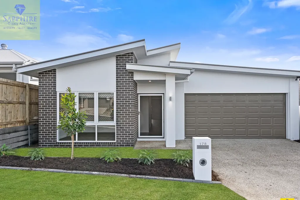 Brand-New Home in White Rock with Ducted Air Conditioning Unit!