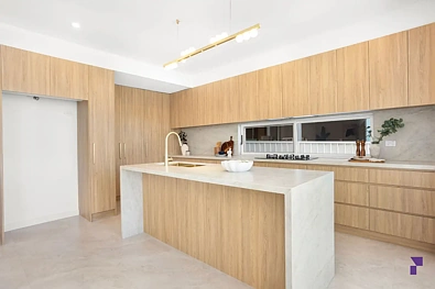 12A Breasley Avenue, Yagoona, NSW 2199, 5房, 4浴, Apartment