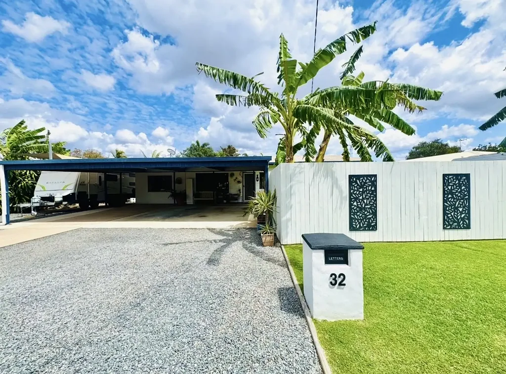 Moranbah 4Zimmer BEAUTIFULLY PRESENTED FAMILY HOME WITH SPACE FOR EVERYTHING