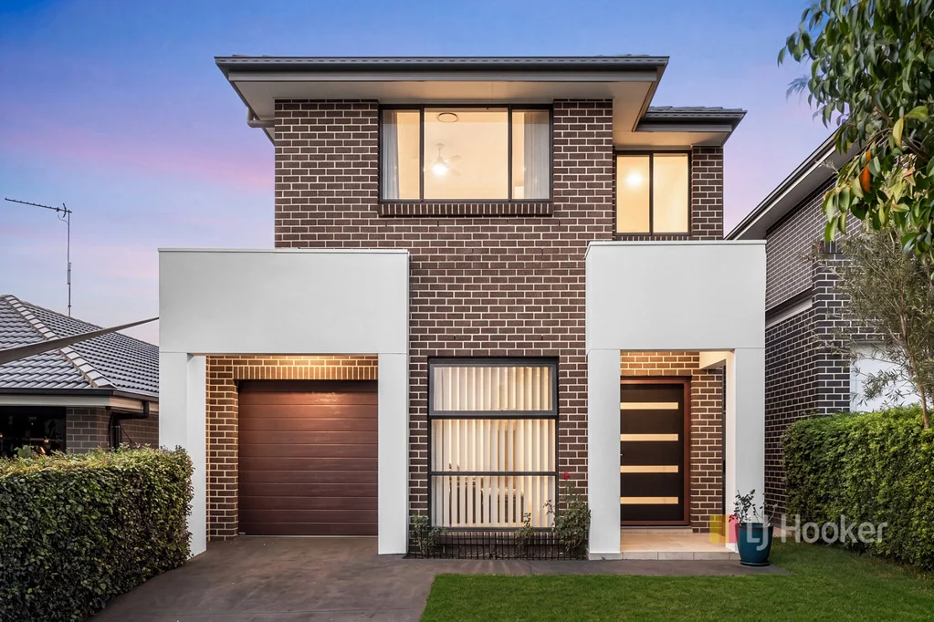 Riverstone 5房 现代舒适，卓越家庭魅力 Contemporary Comfort with Exceptional Family Appeal