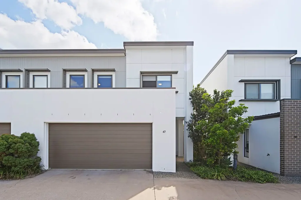 Capalaba 4침실 Spacious Townhome Living in Prime Capalaba Location