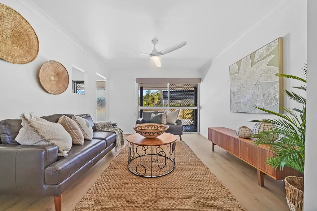 Loganholme 3 Bedroom Turnkey Home in Private Enclave. Fully Renovated Inside & Out. Mins from Shops, Schools and the M1