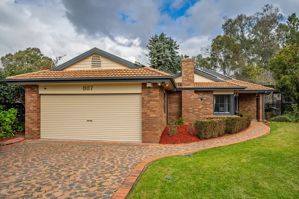 North Albury 4Kwarto Family Living With Golf Course Access & Resort-Style Entertaining
