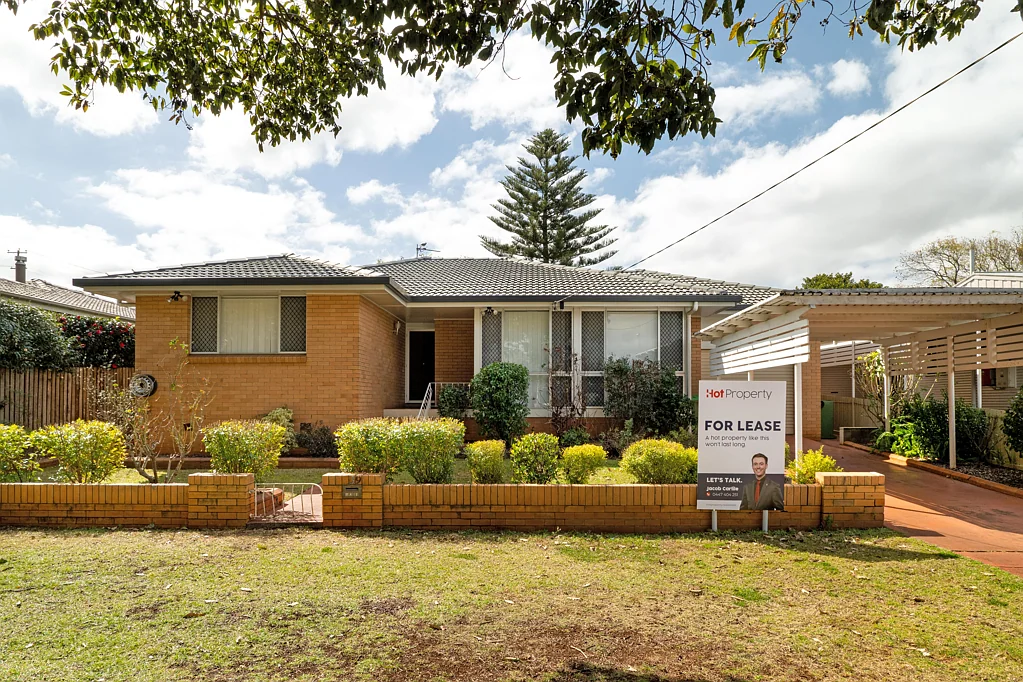 Spacious & Secure Brick Home with Lock-Up Garage in Harristown