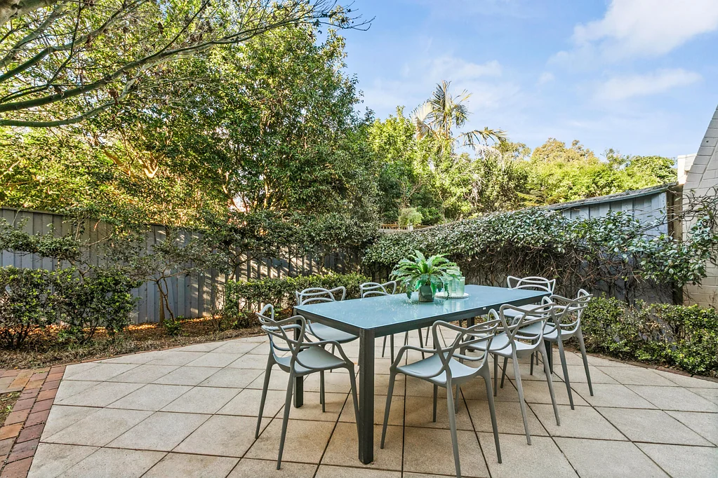 Artarmon 2房 Mirvac 杰作，坐落于宁静便利之地，随时可享 Mirvac stunner is ready to enjoy in a quiet and convenient setting