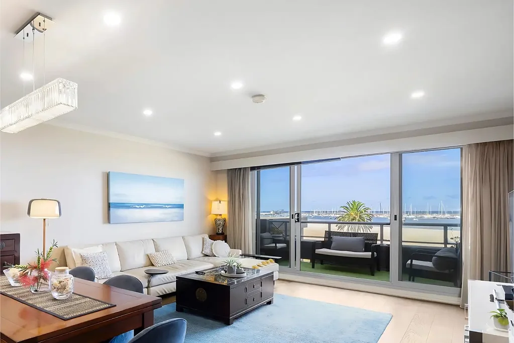 St Kilda West 3Zimmer A Unique & Expansive Beachfront Residence – Approx. 170sqm of Coastal Living