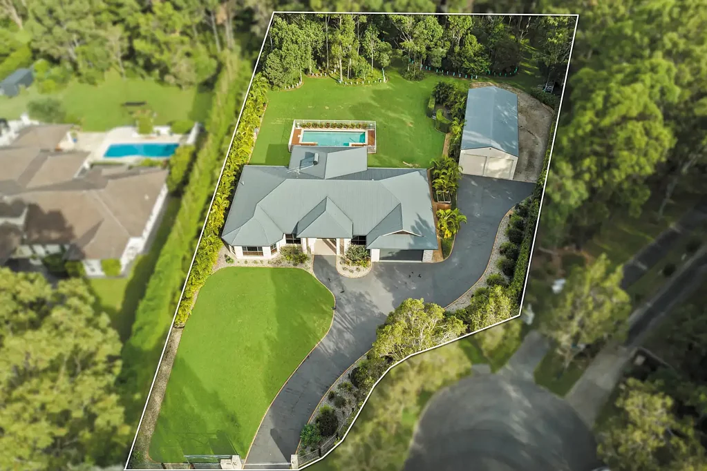 Thornlands 5 Bedroom Prestigious Property - 29-31 Pinecone Place, Thornlands
