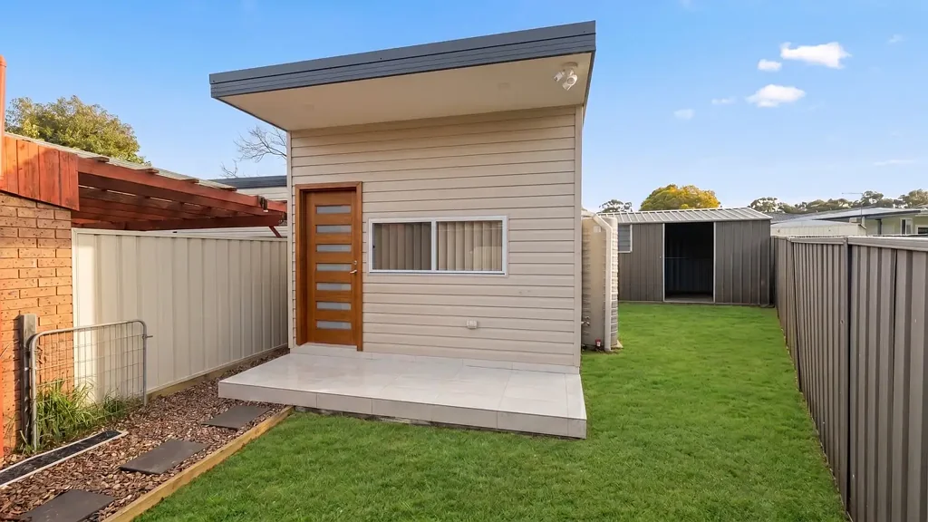 BRAND NEW GRANNY FLAT!