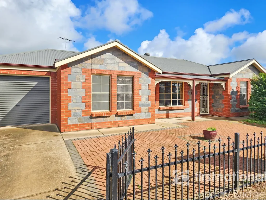 Murray Bridge 3房  'Links Haven' - The Perfect Place for Easy Living!