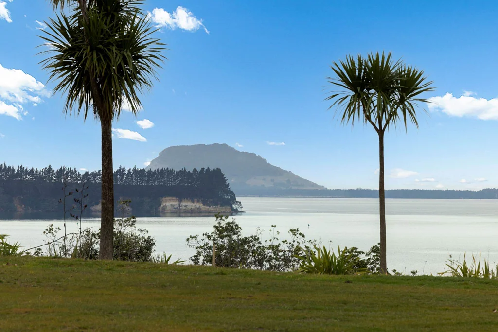 Omokoroa  Introducing Lynley Park - Omokoroa Peninsula!