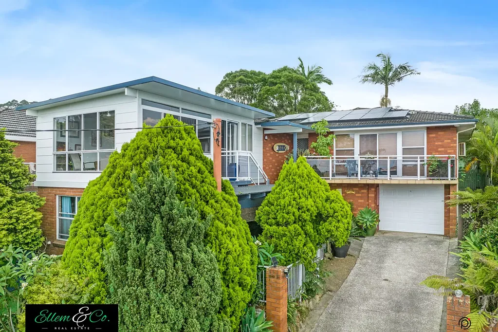 Spacious Family Home with Stunning Lake Views!