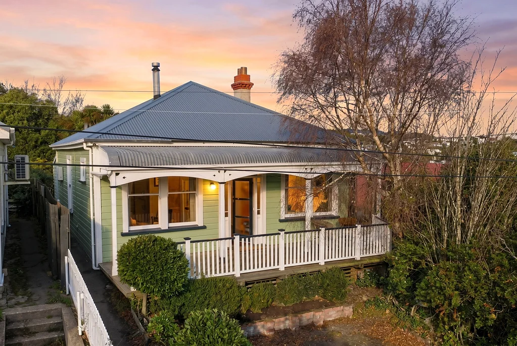 Port Chalmers 2ਬੈੱਡਰੂਮ Character Cottage, Good Sun and Harbour Glimpse