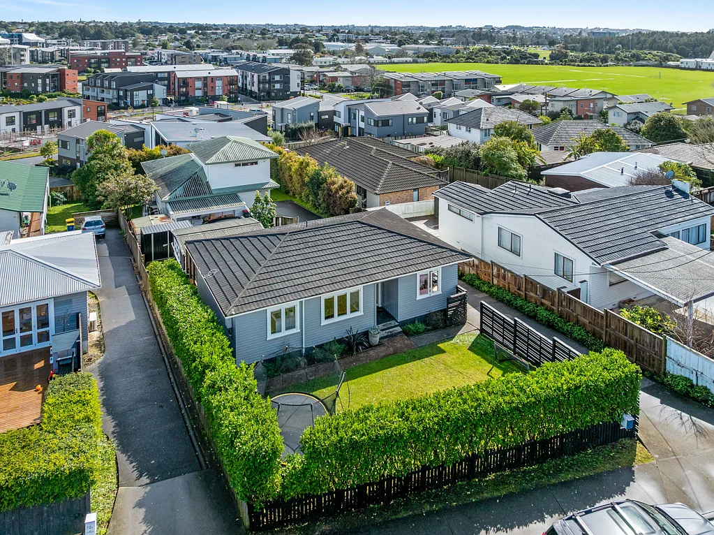 1/74 College Road, Northcote, North Shore City, Auckland