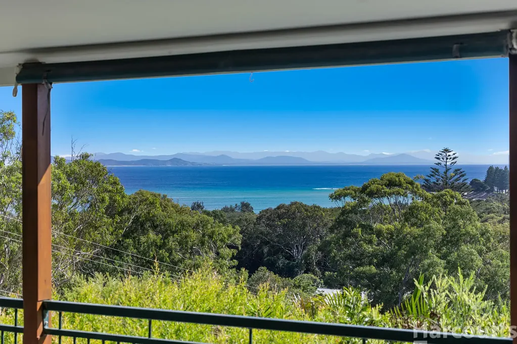 Arakoon 3ห้องนอน A tightly held coastal home with best views of Trial Bay