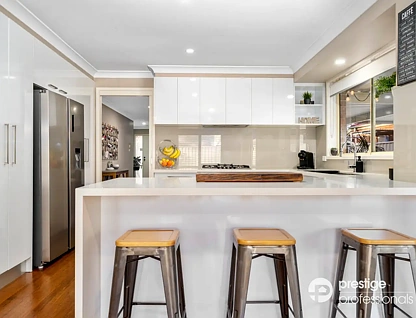14 Somercotes Court, Wattle Grove, NSW 2173, 3房, 2浴, 独立屋