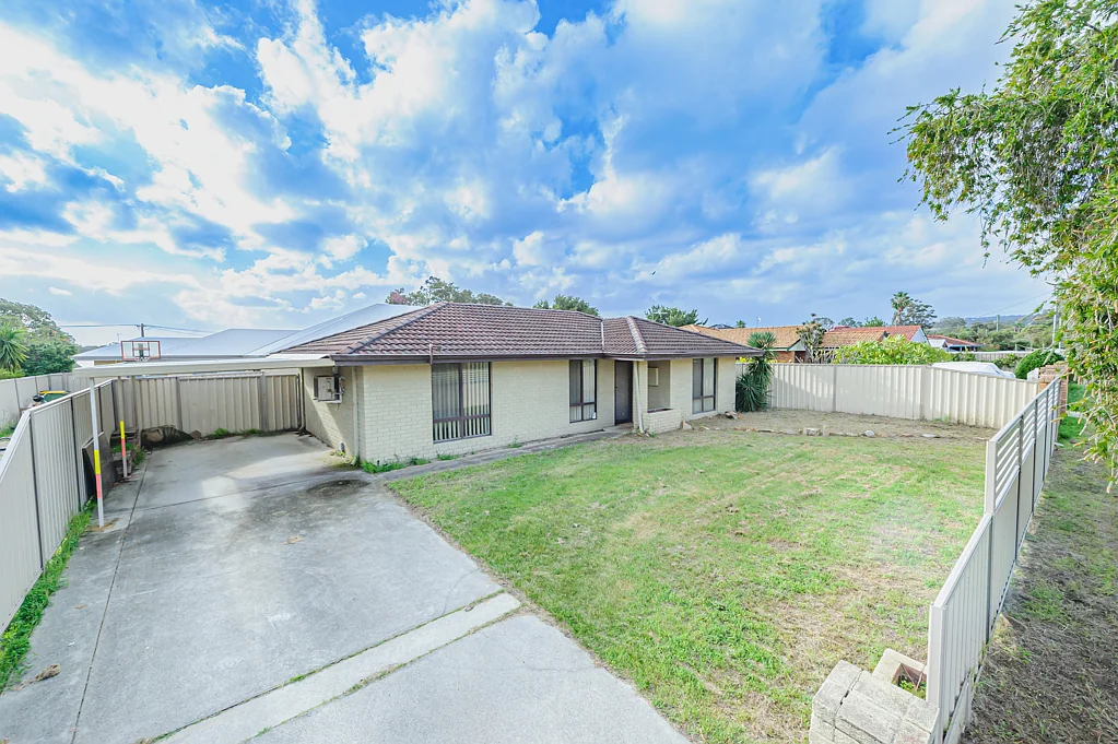 22 Agincourt Drive, Forrestfield, WA 6058