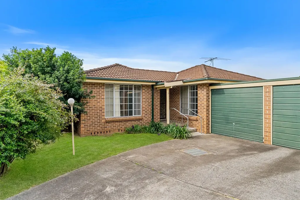 8/63 Fuchsia Crescent, Macquarie Fields, NSW 2564