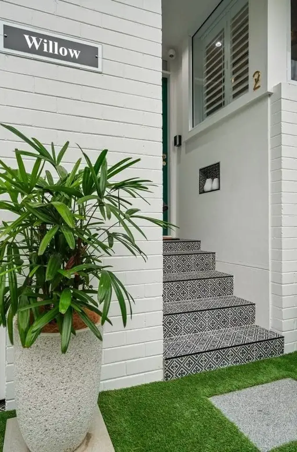 Stylish Villa In Sought After Local