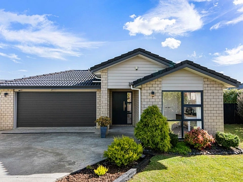 Huapai 4房  Solid, Sunny & Set for Family Living