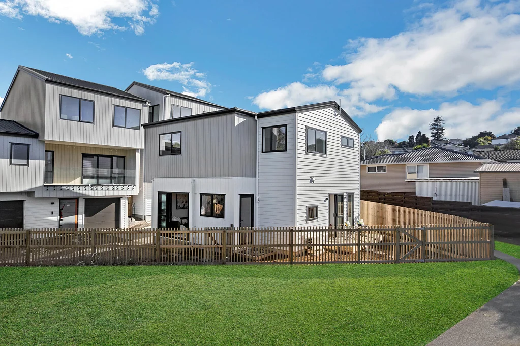 Glenfield 4 Bedroom Standalone | Westlake Zone |Reserve-side Living