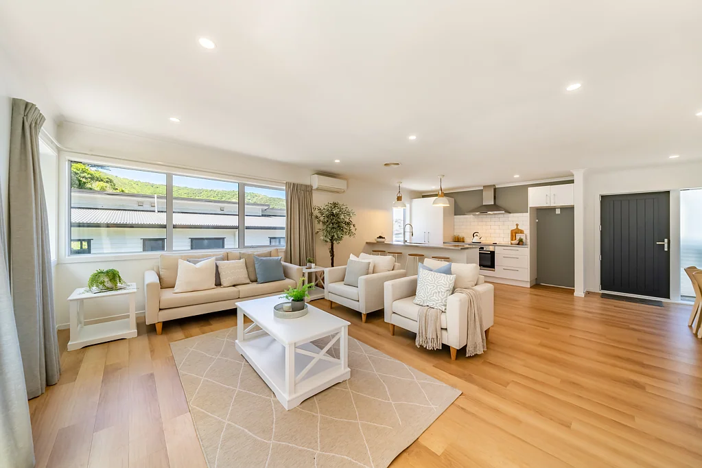 Owhiro Bay 3Phòng ngủ Modern Home - Development Potential