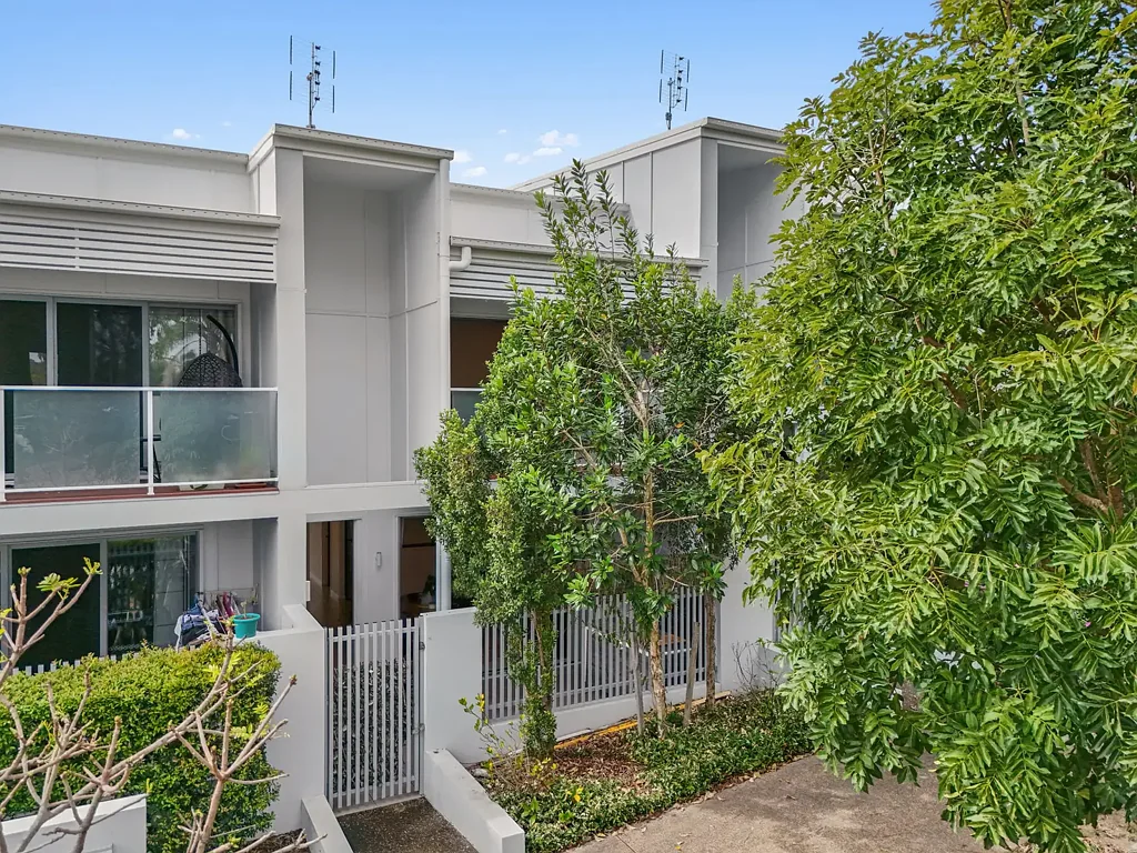 Sippy Downs 2 Bedroom Move-In Ready Townhouse in the Heart of Sippy Downs