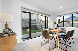 86 Fields Parade, Albany, North Shore City