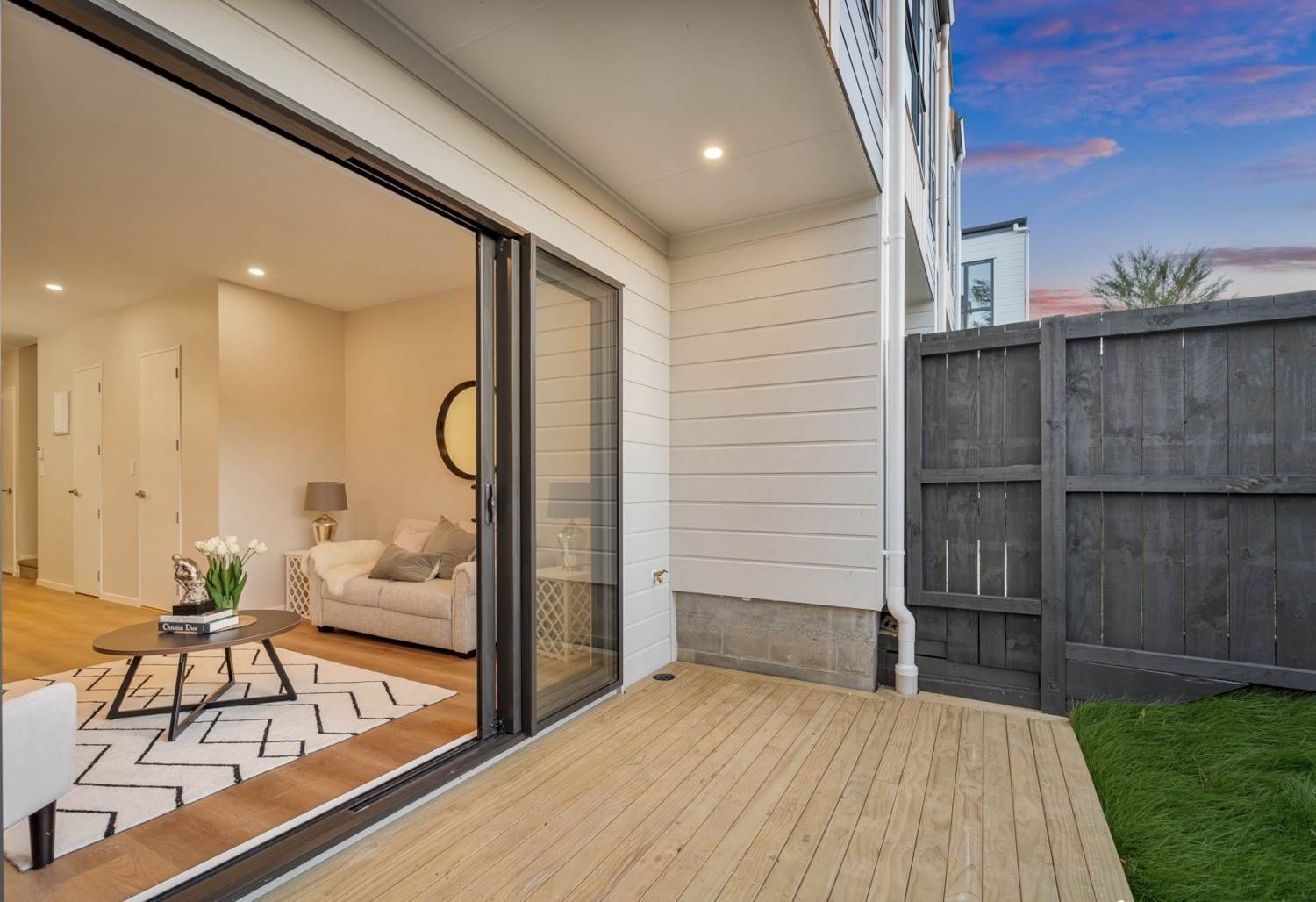 61 Don Oliver Lane, Glen Eden, Auckland - Waitakere, 2 rūma, 1 rūma horoi, Townhouse