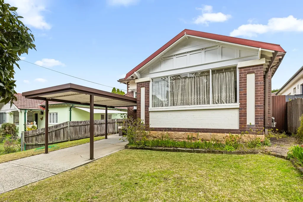 Chatswood 3房 594平米全砖宅邸 高天花板木地板 学区房潜力大 邻近公园商圈 Neat & Tidy Home, Charm Filled Entry Into The Chatswood Market