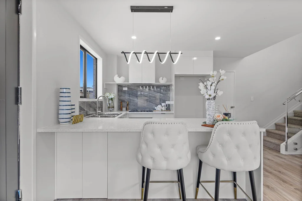 Manurewa 4房  Brand-New Home – Ultimate Comfort & Convenience!!