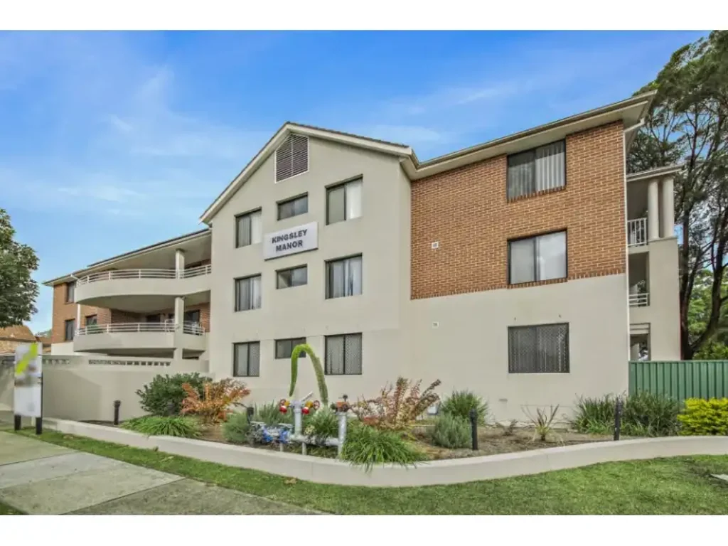 Modern Three Bedroom Apartment with Secure Parking