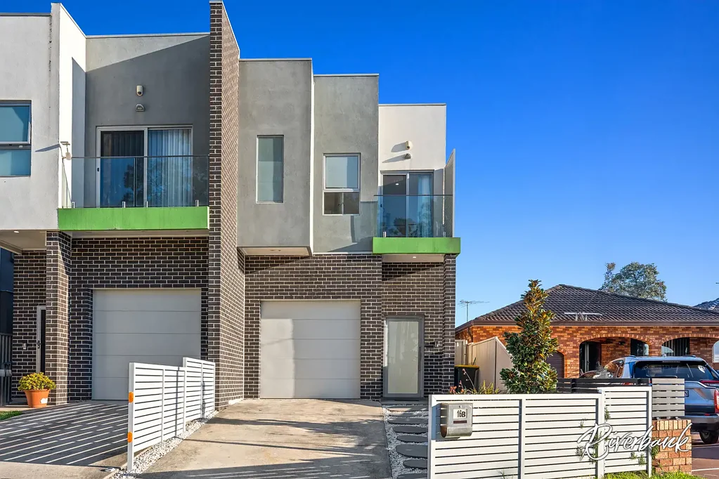 Merrylands 5房 宽敞的家庭生活空间 Spacious Family Living