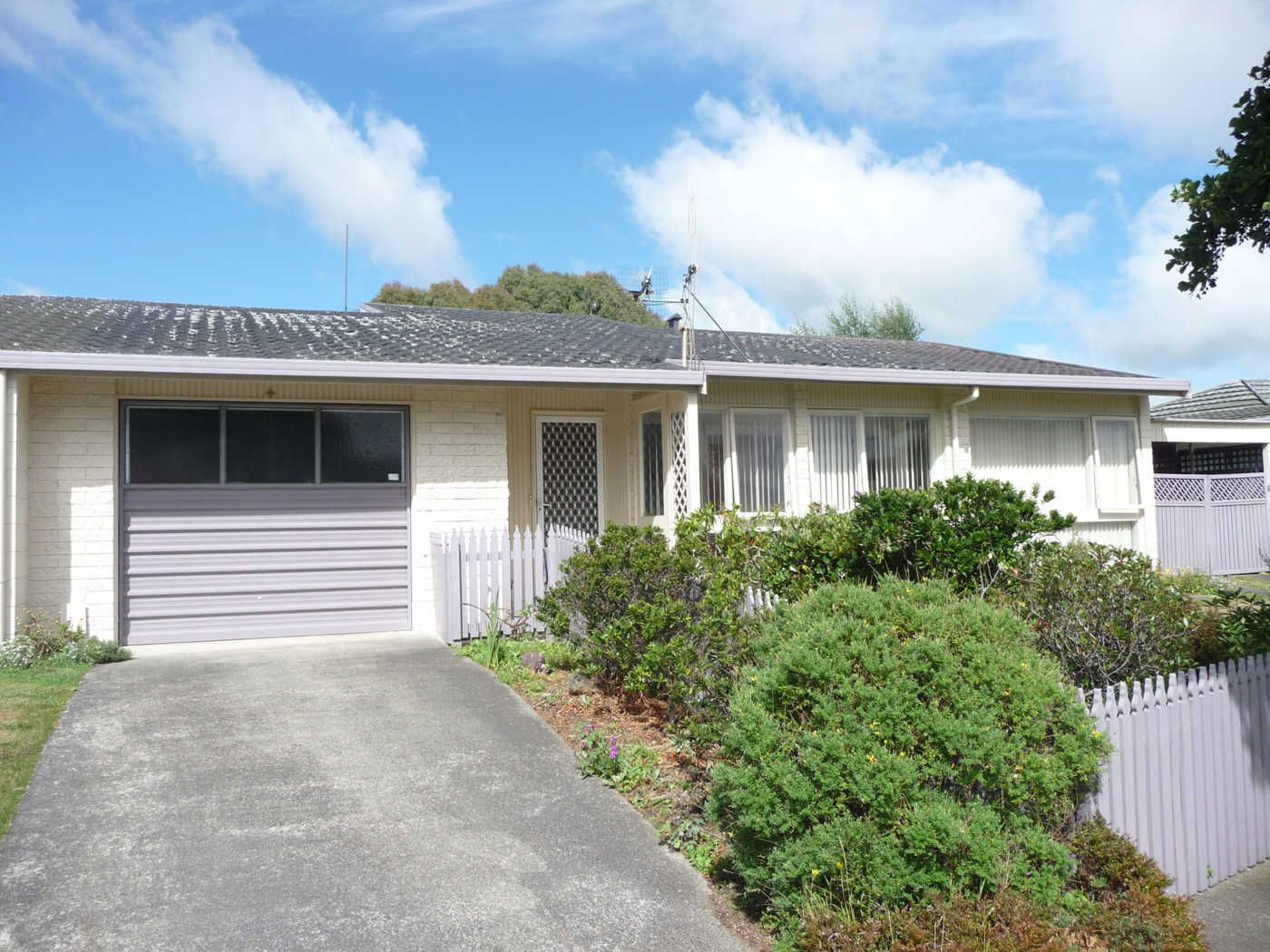 6 Pinedale Parade, Milson, Palmerston North, 2房, 1浴