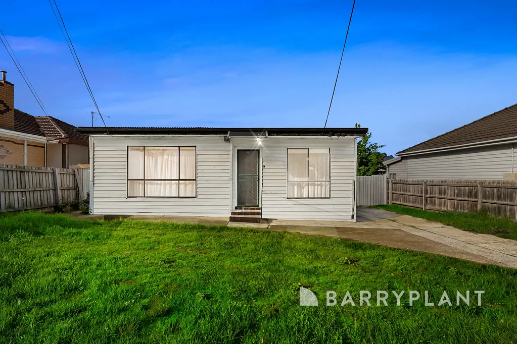 St Albans 3 Slaapkamer Neat, Tidy & Investment Ready with Future Development Potential (STCA)