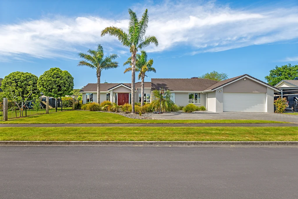 Lytton West 4 Slaapkamer This Sterling Park property has it all!