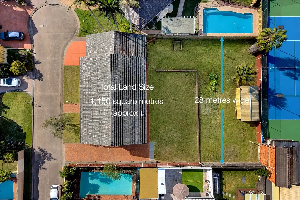 Blakehurst 5Kwarto Exceptional Family Residence on 1,150sqm with Outstanding Potential