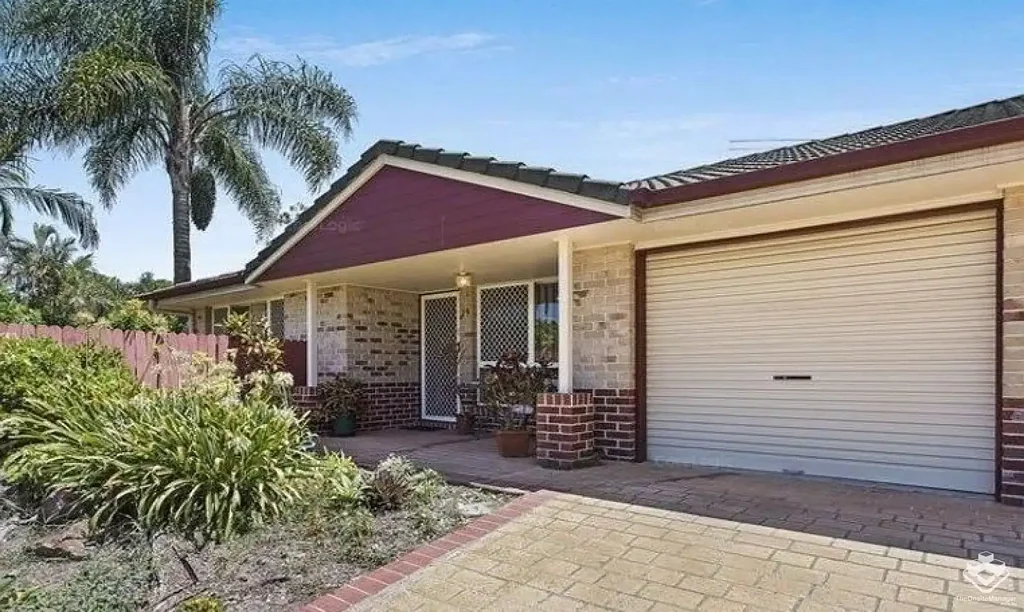 3 Bedroom Low Maintenance Townhouse Near Schools Is Available 1st July
